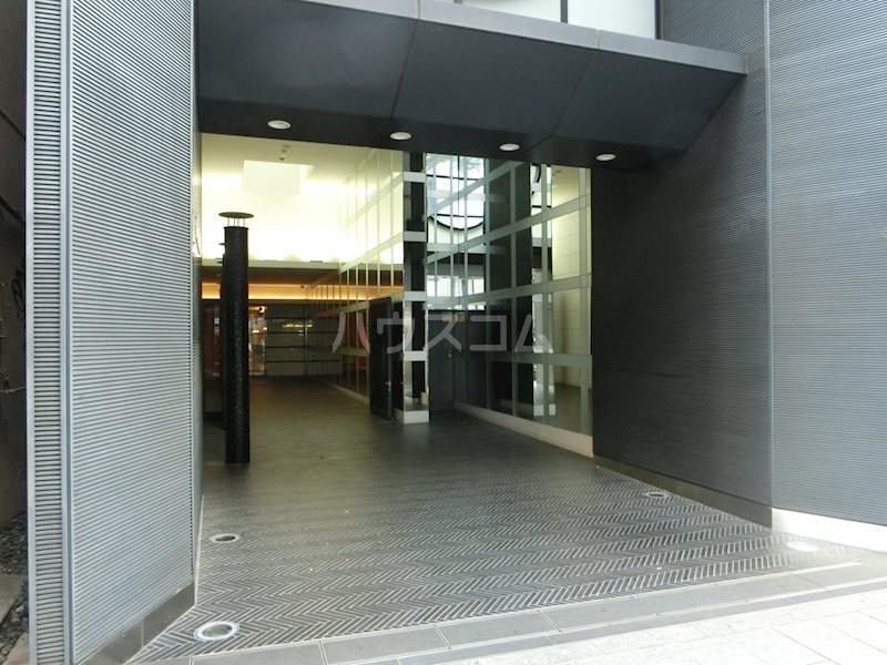 16/18 エントランス