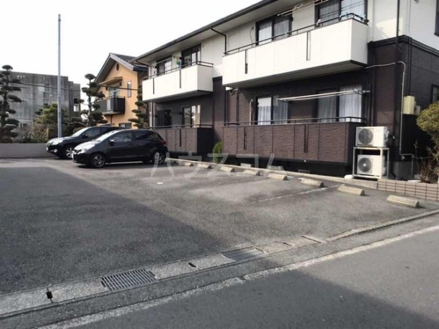 16/17 駐車場