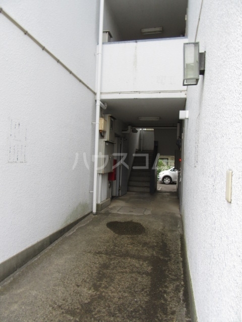 25/30 エントランス