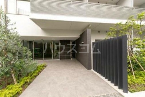 15/19 エントランス