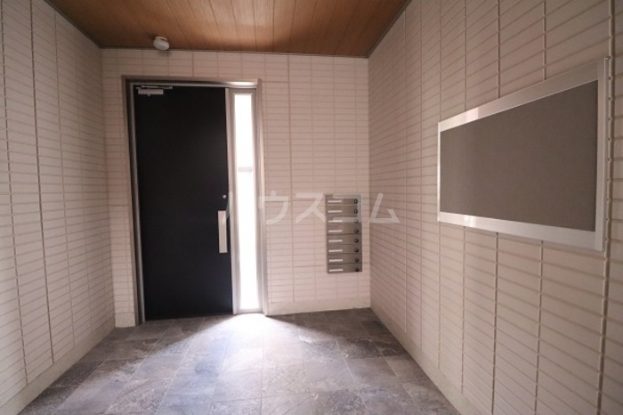 2/5 エントランス