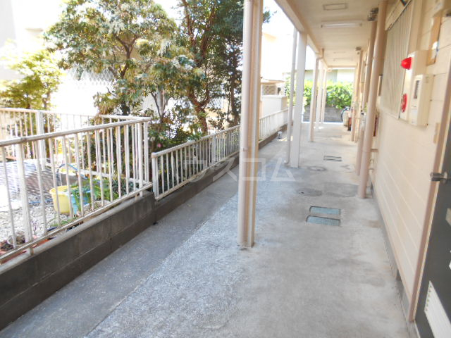 21/30 エントランス