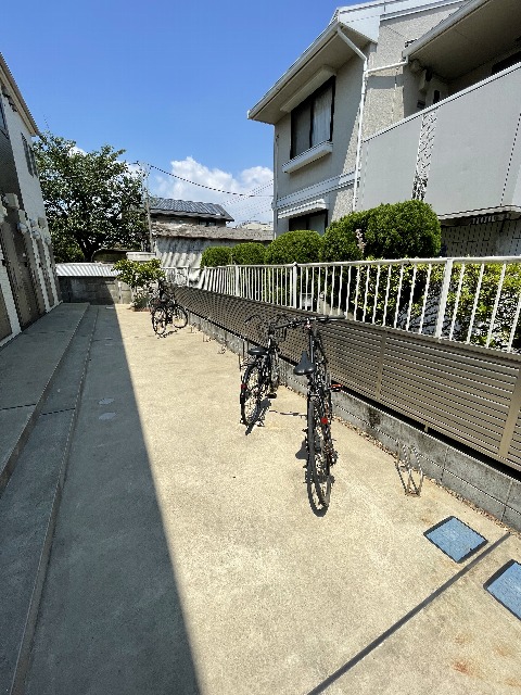 16/25 エントランス