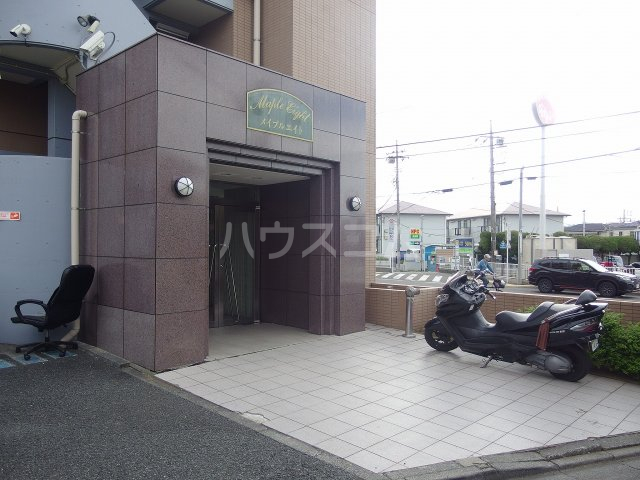 25/30 エントランス