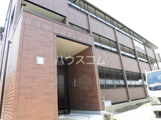 21/30 エントランス