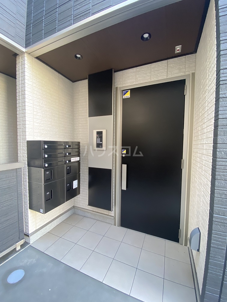 20/30 エントランス