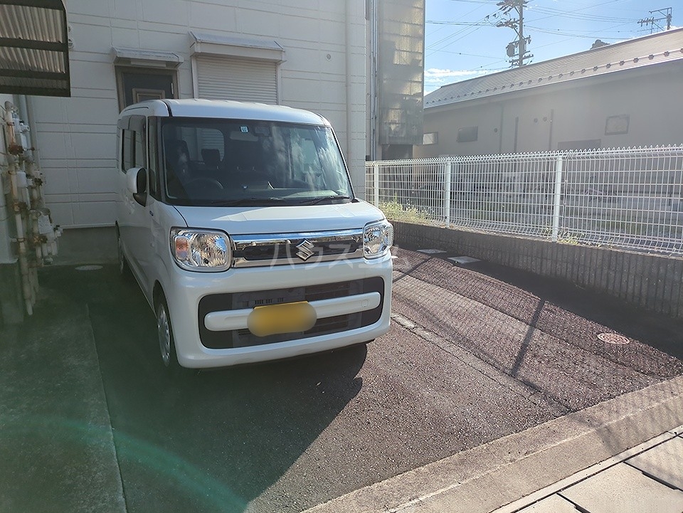 2/3 駐車場
