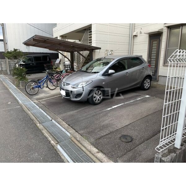 8/8 駐車場