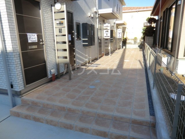 22/28 エントランス