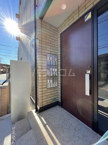 22/30 エントランス