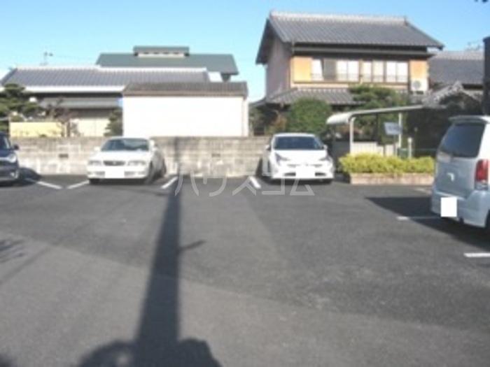 17/18 駐車場