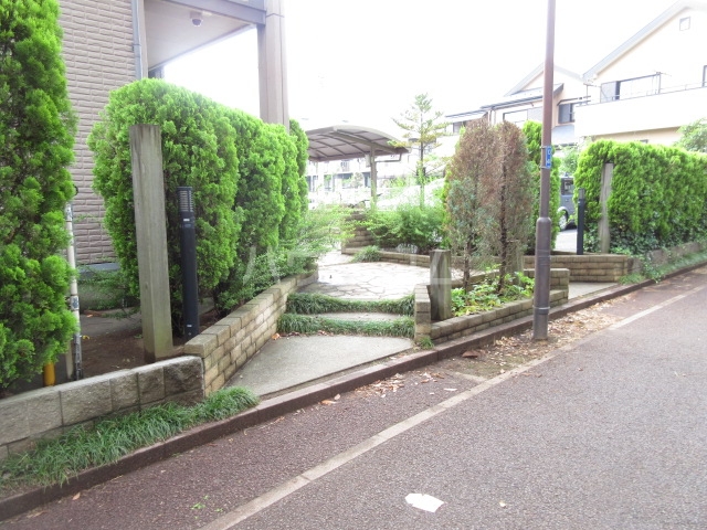 17/19 エントランス