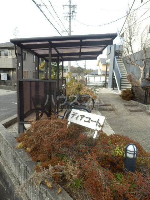 28/30 エントランス