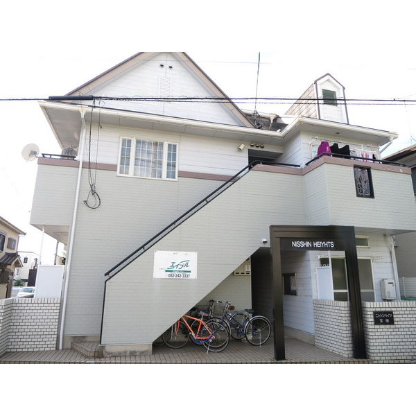 18/22 エントランス