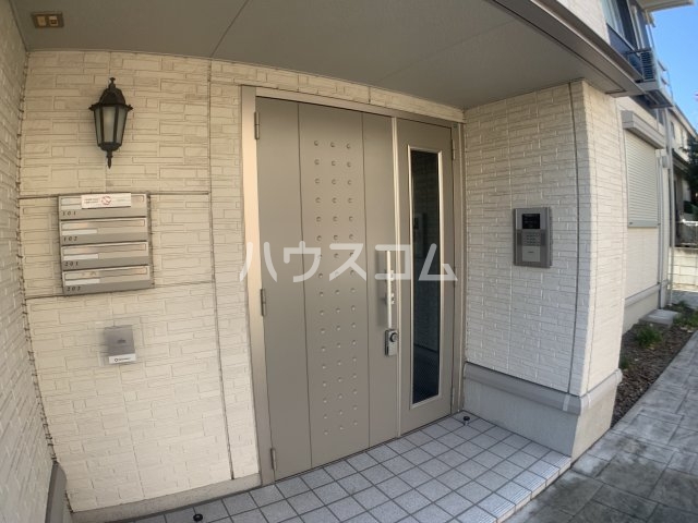 17/23 エントランス