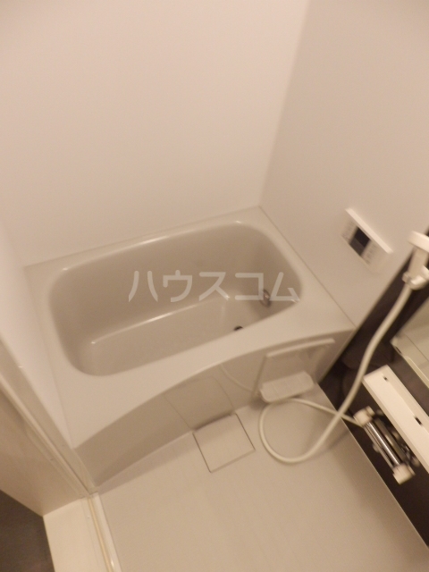13/30 浴室