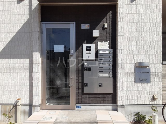 2/4 エントランス