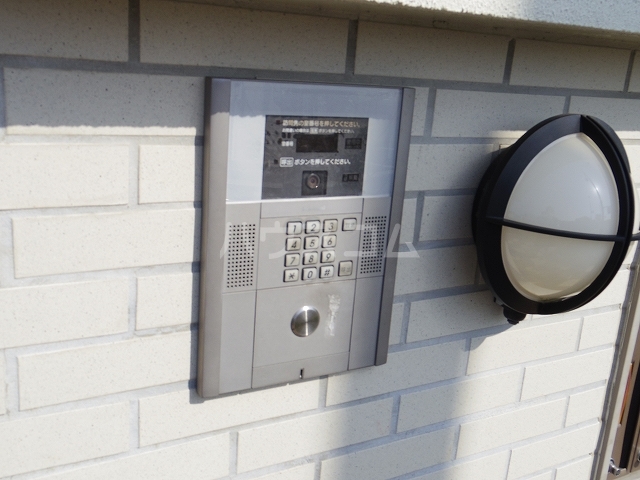 19/23 エントランス