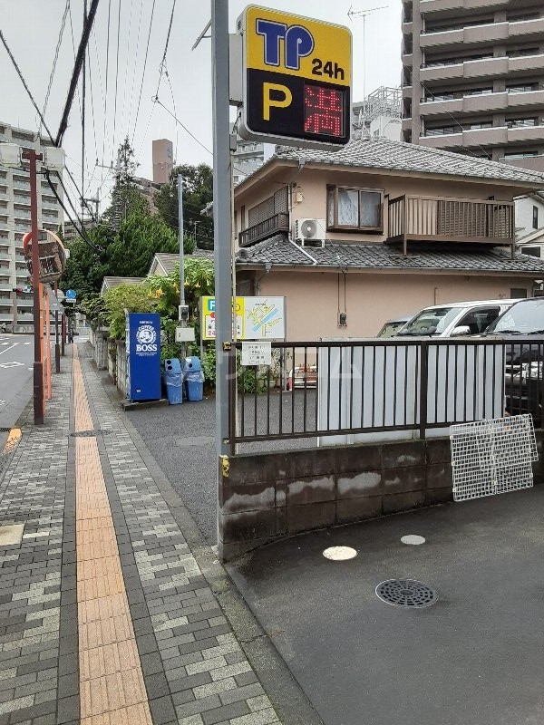22/30 駐車場