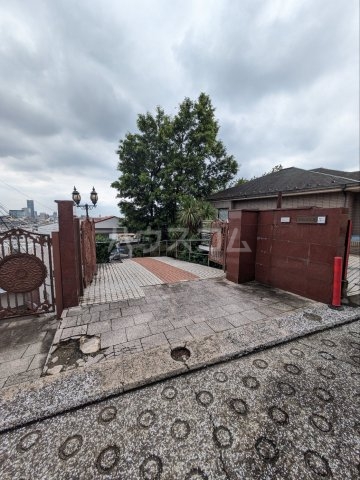 28/30 エントランス