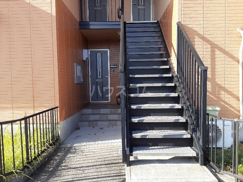 25/30 エントランス