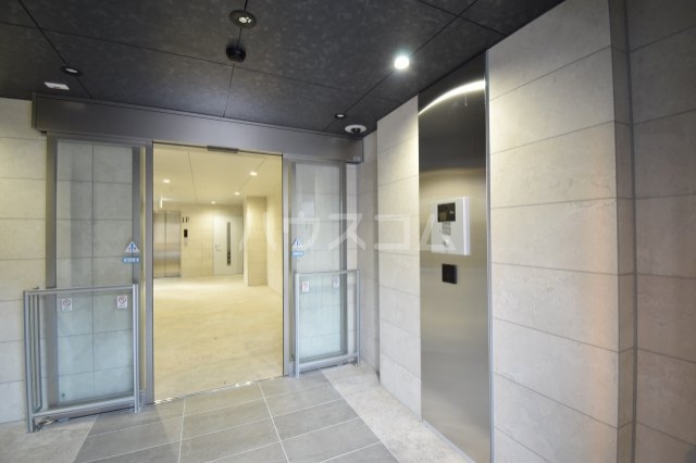 2/4 エントランス