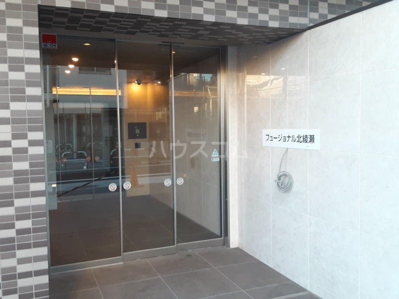 26/30 エントランス