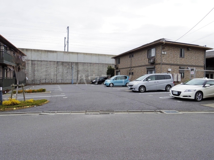 28/30 駐車場