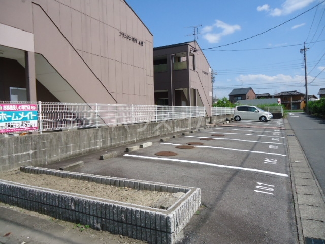 22/26 駐車場