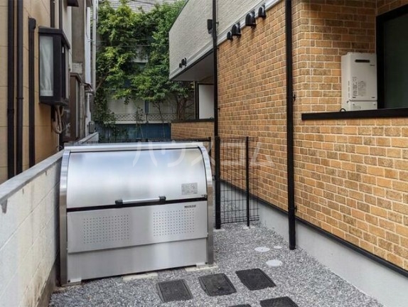 21/23 エントランス