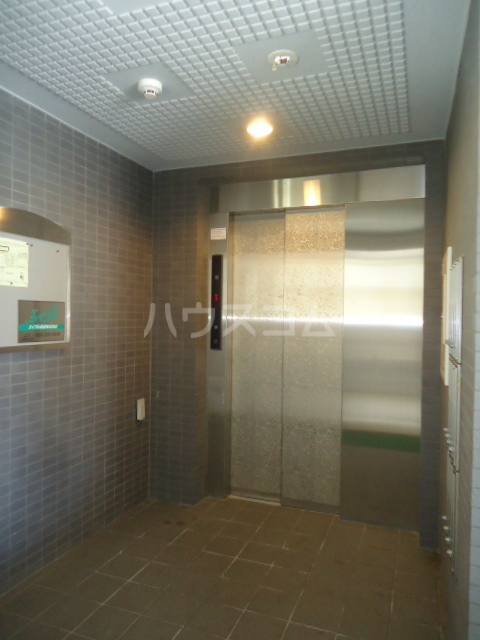 22/30 エントランス