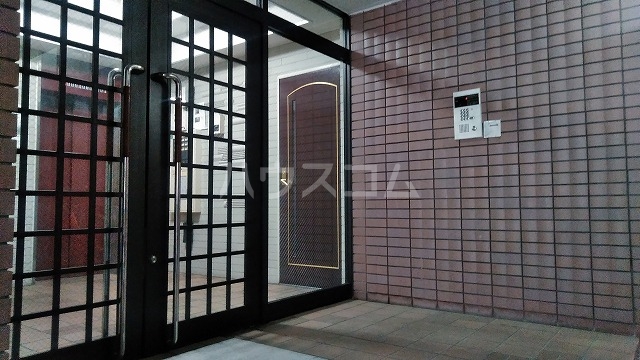 25/30 エントランス