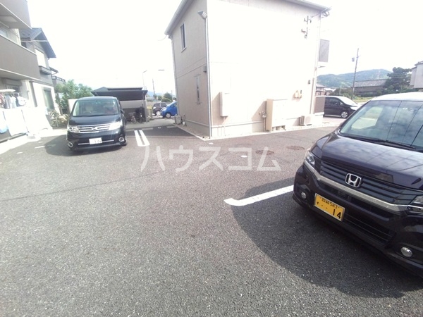25/30 駐車場