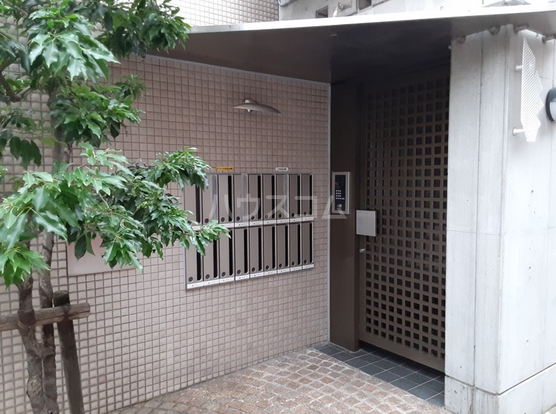 22/30 エントランス