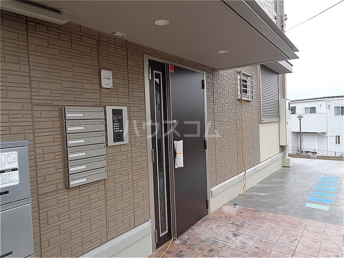 2/3 エントランス