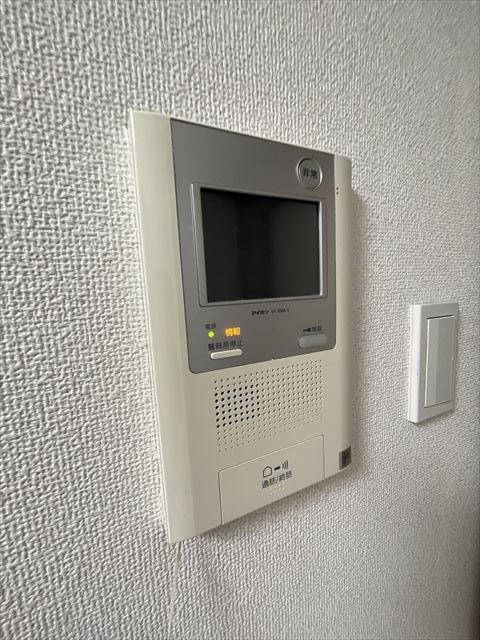 23/30 エントランス