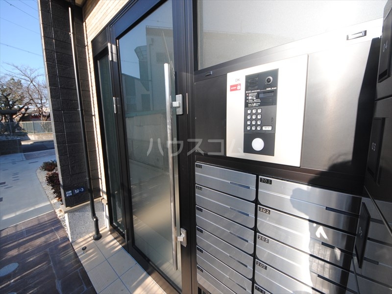 19/25 エントランス