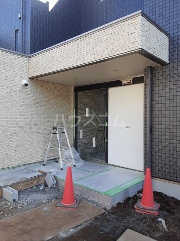 19/27 エントランス