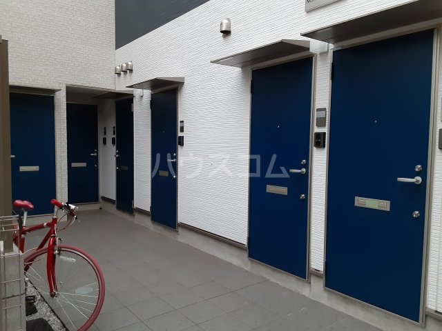 22/30 エントランス