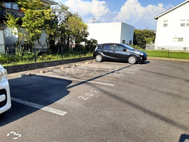 22/30 駐車場