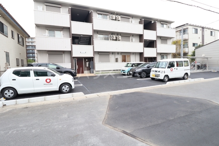 13/22 駐車場