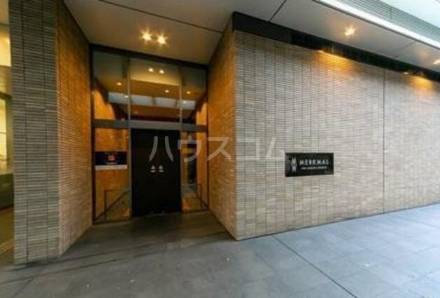 18/28 エントランス