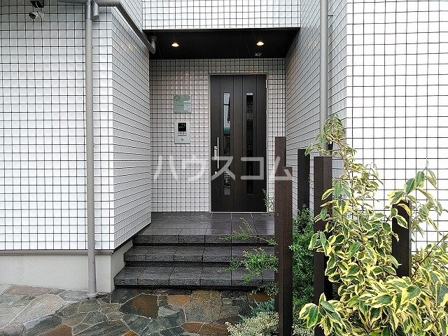 28/30 エントランス