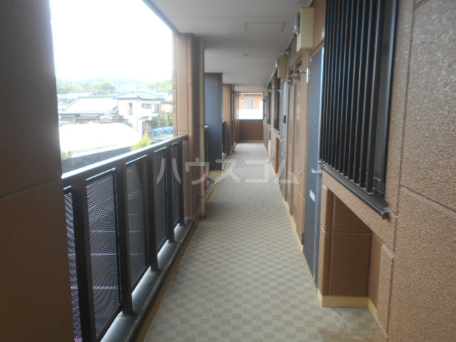 28/30 エントランス