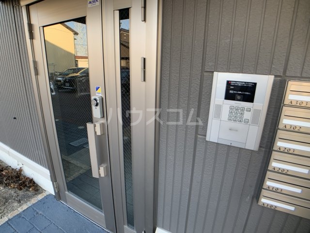 21/30 エントランス