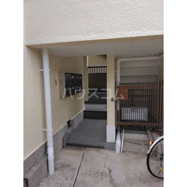 17/20 エントランス