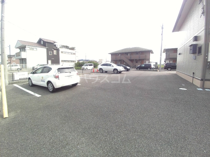 22/30 駐車場