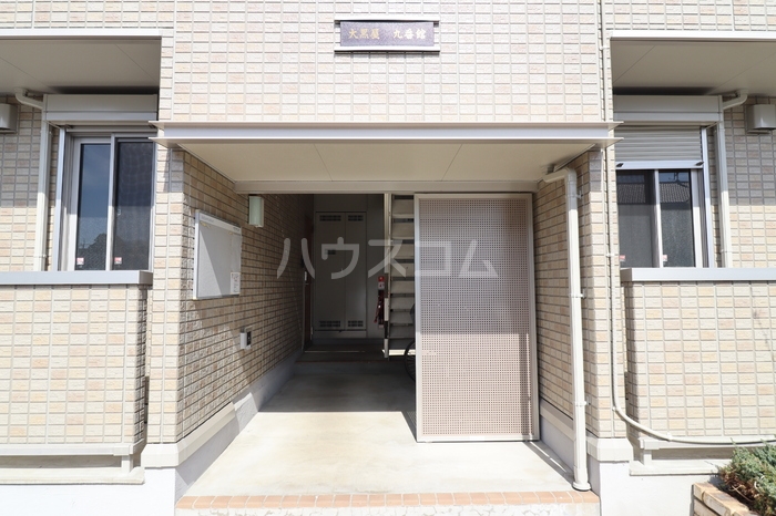 26/30 エントランス
