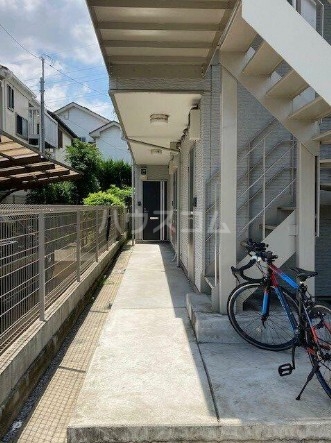 16/25 エントランス