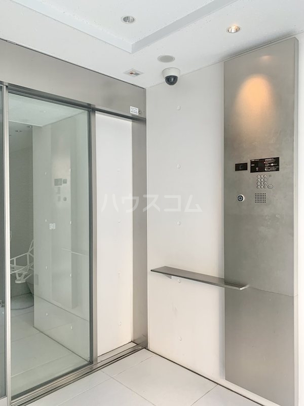 14/14 エントランス